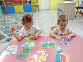 Настольные игры в младшей группе Настольные игры в младшей группе.