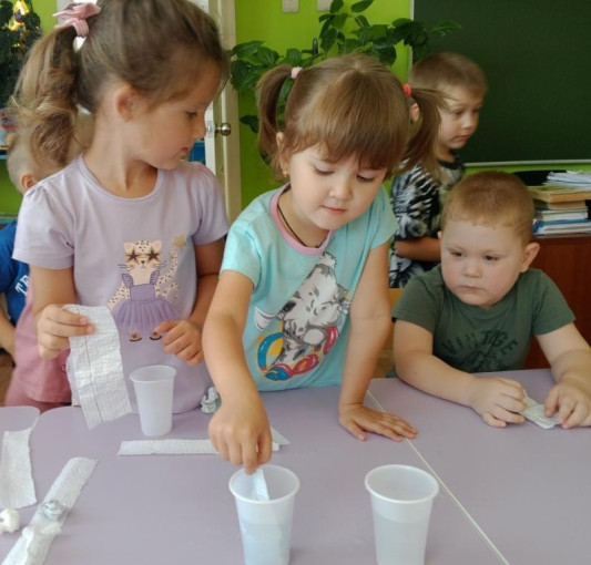 Эксперименты с бумагой Эксперименты с бумагой.